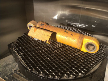 اسطوانة هيدروليكية LIEBHERR