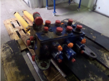 نظام الهيدروليك LIEBHERR