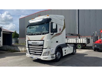 وحدة جر DAF XF 530
