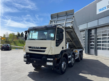 شاحنة قلاب IVECO Trakker