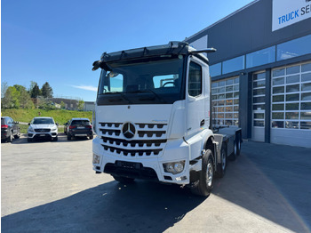 شاحنة ذات خطاف MERCEDES-BENZ Arocs 3251