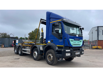 شاحنة ذات خطاف IVECO Trakker