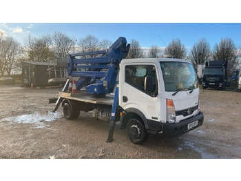 منصة تلسكوبية محمولة على شاحنة NISSAN