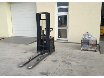 آلة التكديس BT