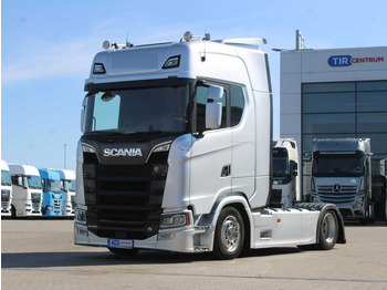 وحدة جر SCANIA S 520