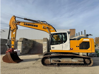 حفار زحاف LIEBHERR R 922