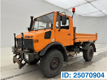 شاحنة قلاب UNIMOG
