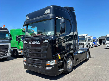 وحدة جر SCANIA R 450