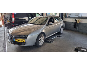 سيارة Alfa Romeo 159. Sportwagon 1.9 JTS Distinctive: صورة 1