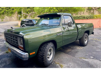 شاحنة البيك أب DODGE