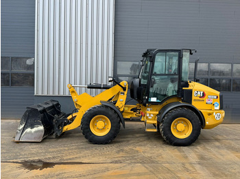 اللودر بعجل CATERPILLAR 908M