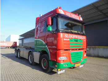 شاحنة ذات خطاف DAF XF 105 410 FAD 8X4 STEEL SUSPENSION: صورة 2