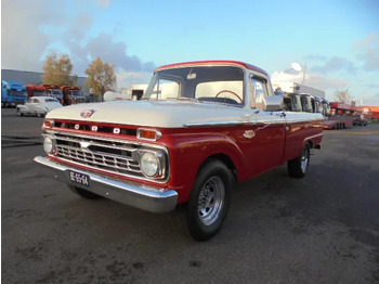 شاحنة البيك أب FORD
