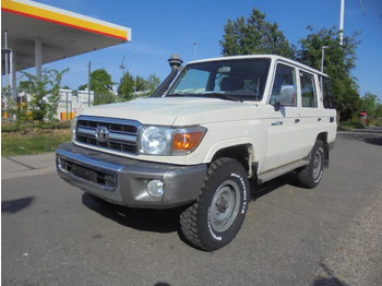 سيارة TOYOTA Land Cruiser