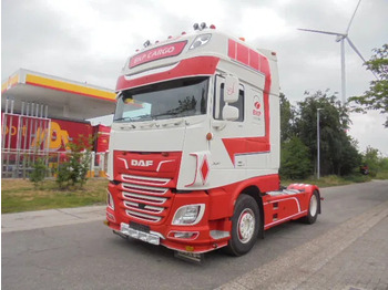 وحدة جر DAF XF 530
