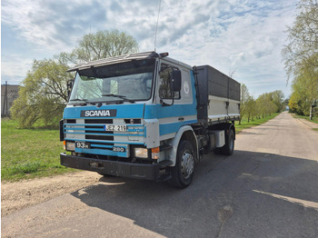 شاحنة قلاب SCANIA P93