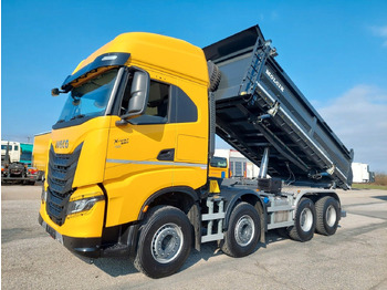شاحنة قلاب IVECO Stralis