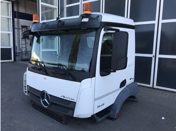 الكابينة والداخلية MERCEDES-BENZ Antos