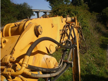 حفارة دولاب LIEBHERR A 900