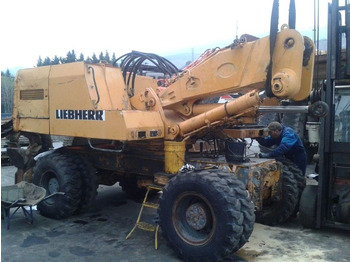 حفارة دولاب LIEBHERR A 912