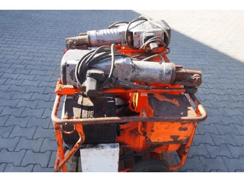 معدات البناء Agregat Bosch 2006 i Młot do kucia: صورة 3 معدات البناء Agregat Bosch 2006 i Młot do kucia: صورة 3