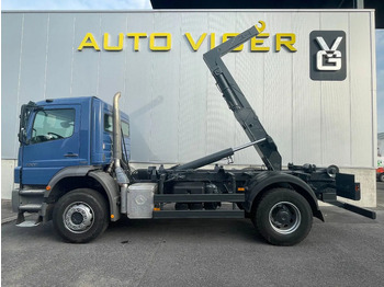 شاحنة ذات خطاف MERCEDES-BENZ Axor 1833