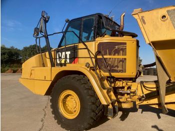 شاحنة قلاب مفصلية CATERPILLAR 730C: صورة 2
