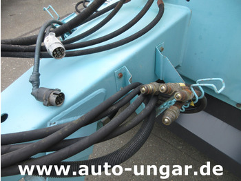 آلية المنفعة/ مركبة خاصة Pistenbully BeachTech STR 2000 BeachCleaner Strandreiniger чистач на плажа: صورة 4