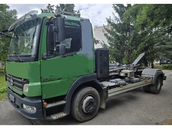 شاحنة ذات خطاف MERCEDES-BENZ Atego