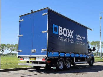 مقطورة ستارة جانبية