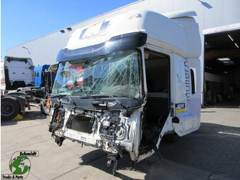 الكابينة والداخلية DAF CF