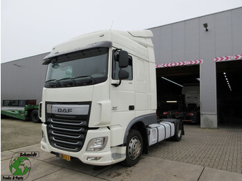 الكابينة والداخلية DAF XF 106