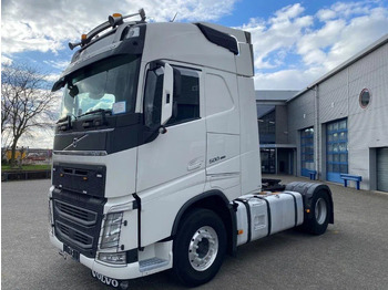 وحدة جر VOLVO FH