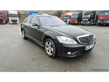 سيارة MERCEDES-BENZ