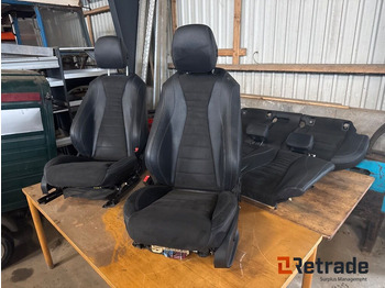 سيارة MERCEDES-BENZ