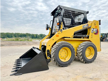 شيول صغير CATERPILLAR 216B3