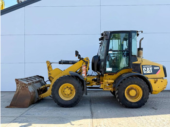 اللودر بعجل CATERPILLAR 908H