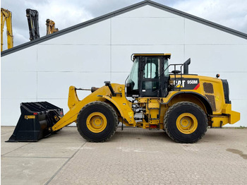 اللودر بعجل CATERPILLAR 950M
