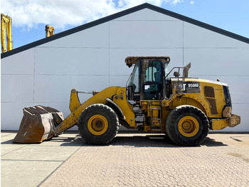 اللودر بعجل CATERPILLAR 950M