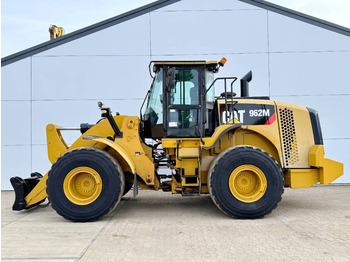 اللودر بعجل CATERPILLAR 962M