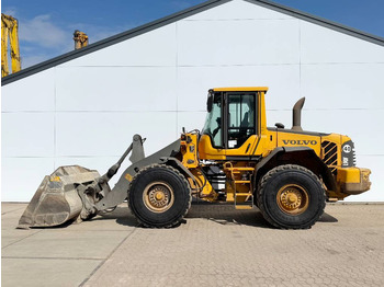 اللودر بعجل VOLVO L90F