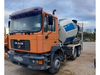 شاحنة خلاطة خرسانة MAN