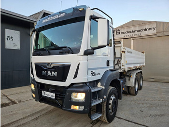 شاحنة قلاب MAN TGS 26.460