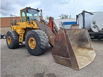 اللودر بعجل VOLVO L220D