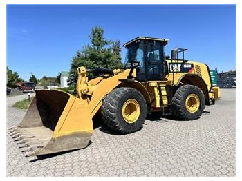 اللودر بعجل CATERPILLAR 966M