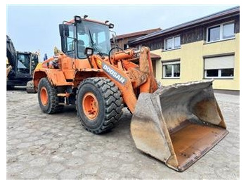 اللودر بعجل DOOSAN DL250