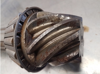 نقل الحركة - جرار Case David Brown 1594 Hydro Pinion Bevel Shaft K965821, 951918: صورة 2 نقل الحركة - جرار Case David Brown 1594 Hydro Pinion Bevel Shaft K965821, 951918: صورة 2