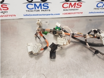 تسخير/ تجميع الكابلات - جرار Claas Arion 640, 950, 900, 880, Axion 500,600 Wiring Loom 0026075263, 0026075261: صورة 4