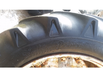 عجلات - جرار Ford 4000 Rear Wheel And Tyre 12.4/11-32. Please Check By Description: صورة 4