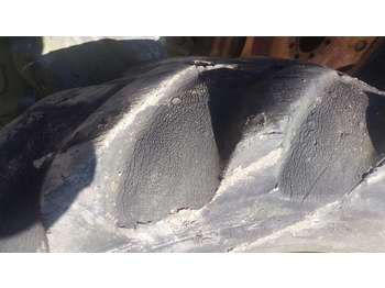 عجلات - جرار Massey Ferguson 135 Rear Wheel And Tyre 12.4/11-28. 1please Check By The Photos: صورة 2